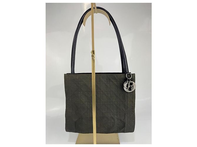 Christian Dior Dior Lady Dior tela e pelle verde 266 Verde scuro - vista 3