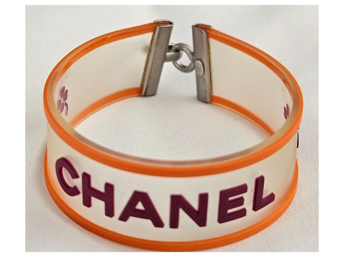 Coco Crush Bracciale Chanel CC manchette in gomma arancione - vista 2