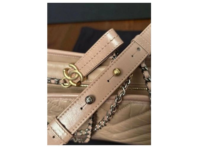 Borsa a mano Chanel Gabrielle in pelle beige - vista 6