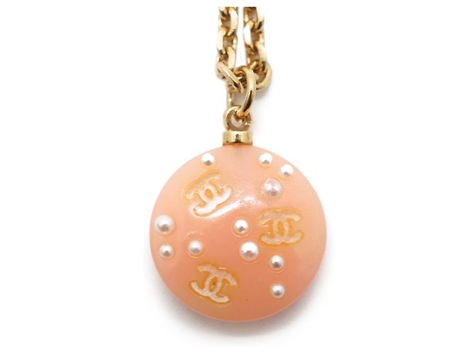 Chanel Collana a catena con pendente rotondo in perle e logo CC D'oro - vista 2