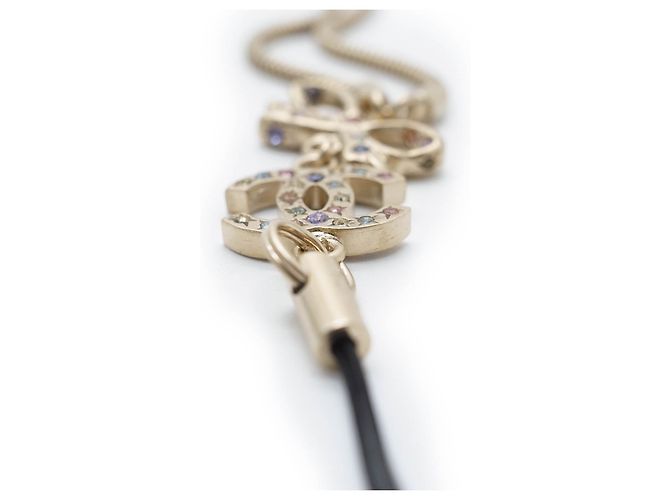 Chanel Multicolorierter CC Schleifenanhänger aus Strass Golden - Ansicht 10