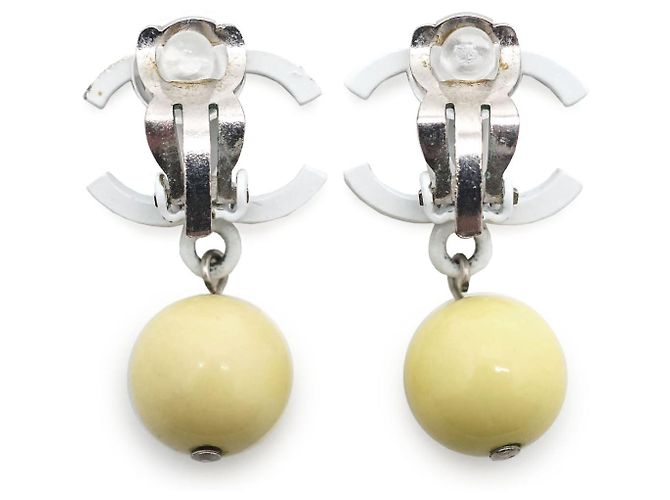 Chanel CC Logo Clip-On Ohrringe Weiß - Ansicht 2