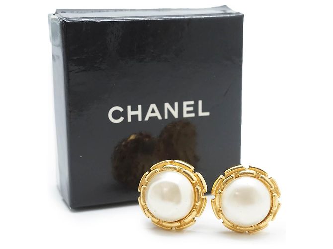 Chanel Orecchini a clip rotondi in perle artificiali vintage D'oro - vista 10
