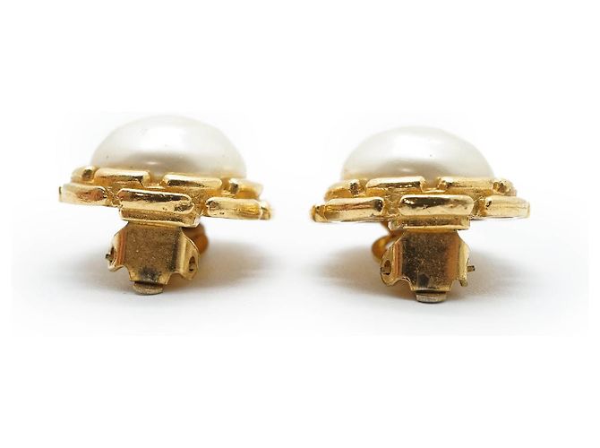 Chanel Orecchini a clip rotondi in perle artificiali vintage D'oro - vista 3