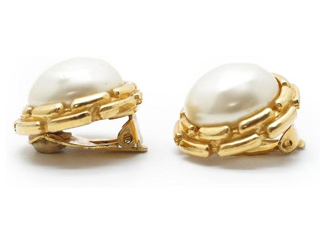 Chanel Orecchini a clip rotondi in perle artificiali vintage D'oro - vista 6