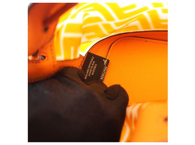 FENDI Mon Tresor Mini Bolsa de Ombro 2 em PVC e Couro Laranja 8BS010 - Ansicht 18