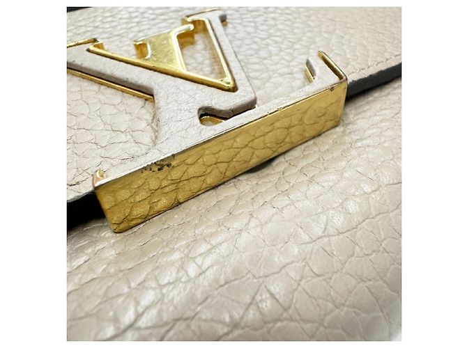 Cartera Larga Capucines Louis Vuitton Beige Gris - vista 10