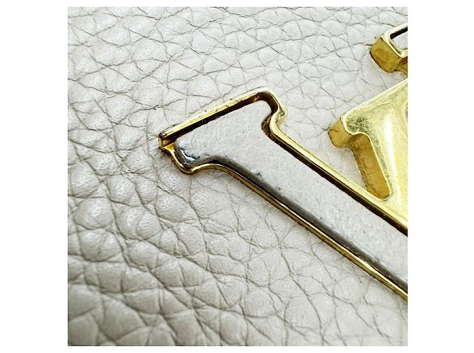 Cartera Larga Capucines Louis Vuitton Beige Gris - vista 11