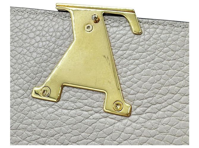 Cartera Larga Capucines Louis Vuitton Beige Gris - vista 13