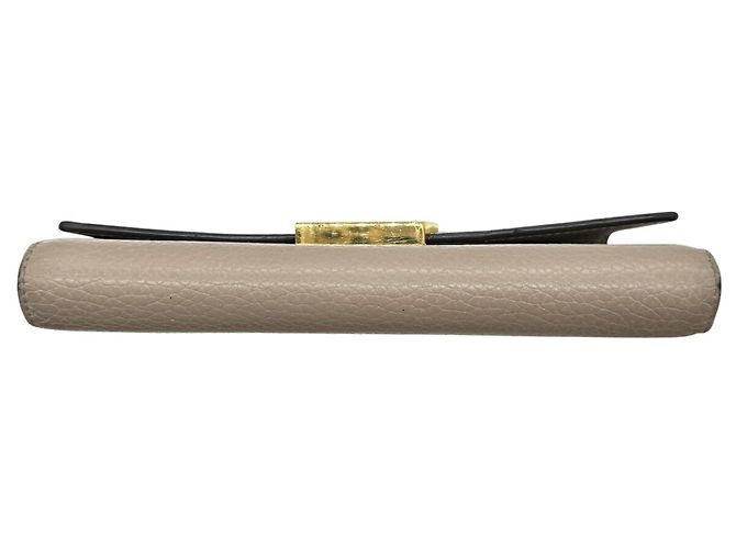 Cartera Larga Capucines Louis Vuitton Beige Gris - vista 3