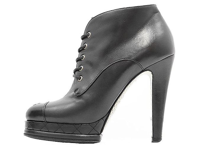 Chanel Leder Stiefel mit hohen Absätzen Schwarz - Ansicht 4