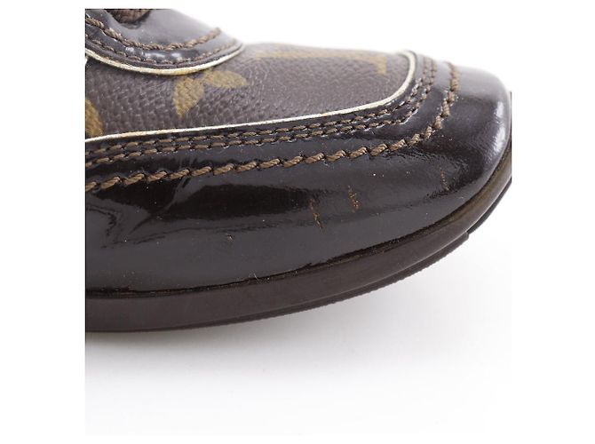 Niedrig geschnittene Sneakers aus Monogramm-Canvas und lackiertem Leder von Louis Vuitton Braun - Ansicht 7