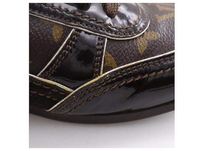 Niedrig geschnittene Sneakers aus Monogramm-Canvas und lackiertem Leder von Louis Vuitton Braun - Ansicht 8