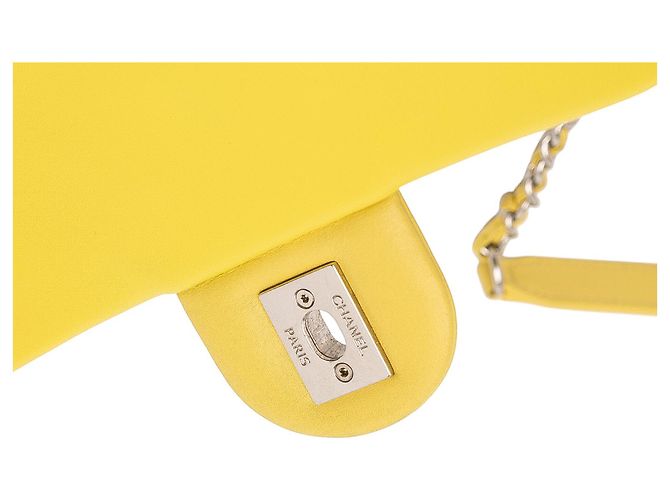 Coco rain Chanel Giallo Parigi Seoul Piccolo Flap in Gomma Coco Pioggia - vista 9