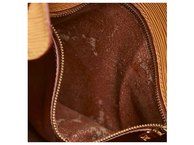 Louis Vuitton Epi Saint-Cloud Shoulder Bag - view 15
