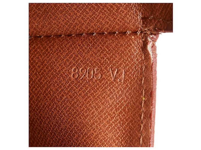 Louis Vuitton Epi Saint-Cloud Shoulder Bag - view 17