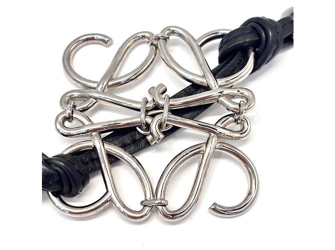 Cinturino in pelle di vitello con charm Anagram Loewe Nero - vista 3