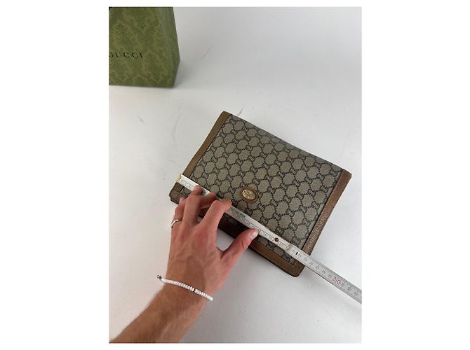 Clutch Vintage Gucci Plus Monogramma Grigio Marrone - vista 11