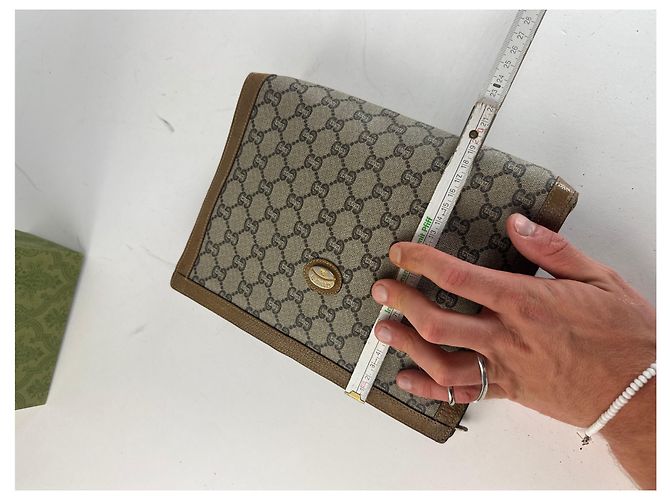 Clutch Vintage Gucci Plus Monogramma Grigio Marrone - vista 12
