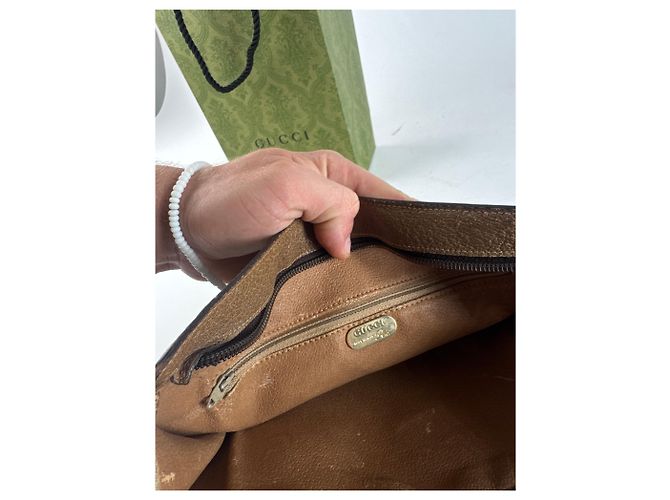 Clutch Vintage Gucci Plus Monogramma Grigio Marrone - vista 4