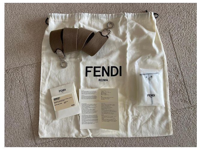Fendi Peekaboo X-lite Medio Beige con Interno Viola Prugna Marrone scuro - vista 13