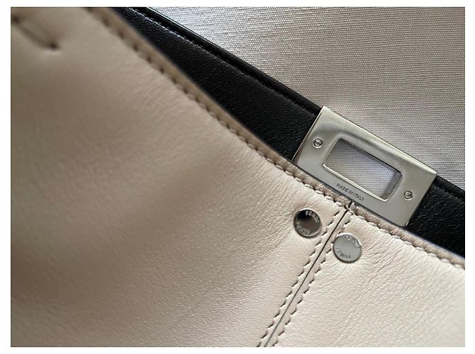 Fendi Peekaboo X-lite Medio Beige con Interno Viola Prugna Marrone scuro - vista 18