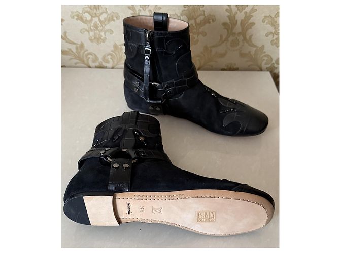 Bottines Louis Vuitton en cuir noir - vue 4