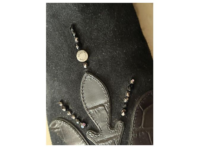 Bottines Louis Vuitton en cuir noir - vue 7