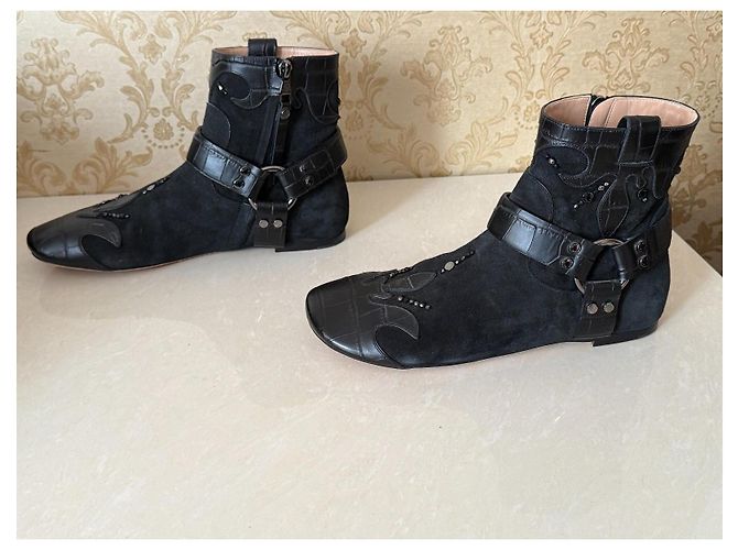Bottines Louis Vuitton en cuir noir - vue 8