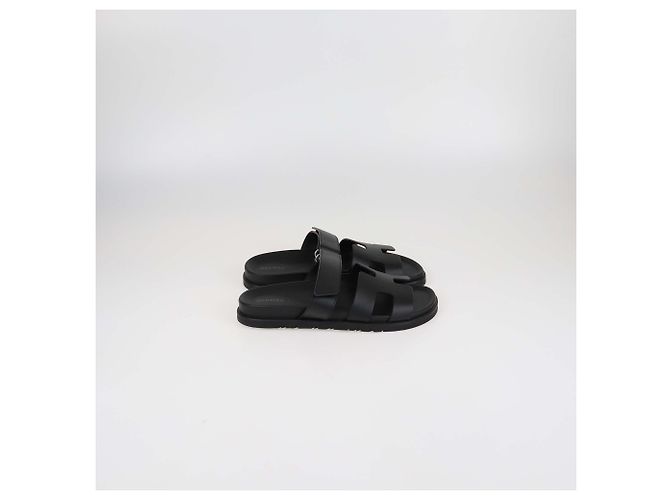 Sandali piatti Chypre in pelle nera Hermès Nero - vista 3