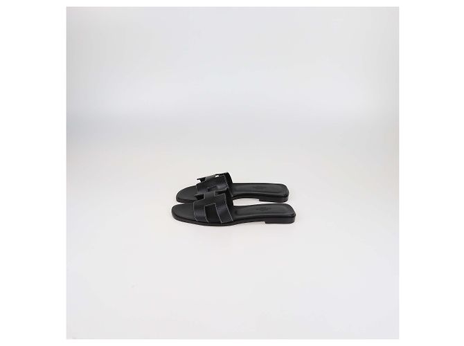 Sandali piatti Oran in pelle nera Hermès Nero - vista 4
