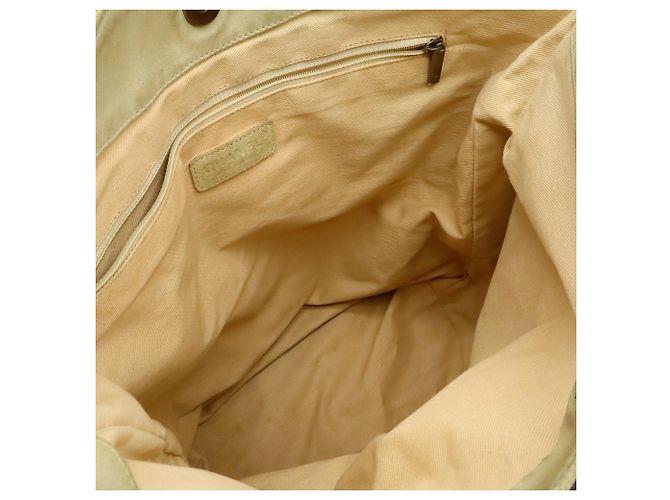 Borsa tote Chanel in rete da pesca con marchio Coco e camelia Nero Beige - vista 8