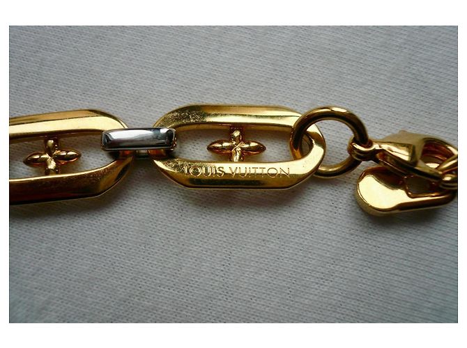 COLLAR LOUIS VUITTON V FOR VUITTON M02271 Gold hardware - vista 8
