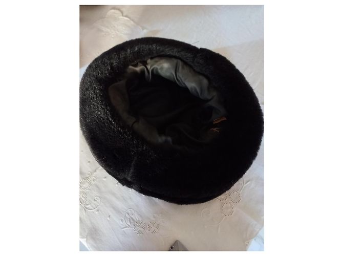 Autre Marque Cappello in pelliccia nero - vista 3