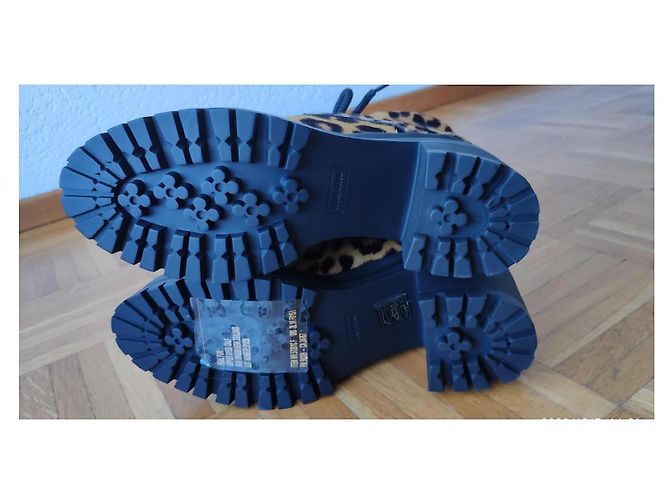 MIU MIU STIVALETTI ALLACCIATI IN PELLE DI CAVALINO. Multicolore - vista 10