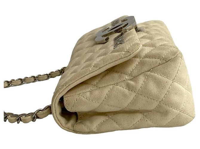 Timeless Borsa a spalla in tela matelassé Chanel Bianco - vista 11