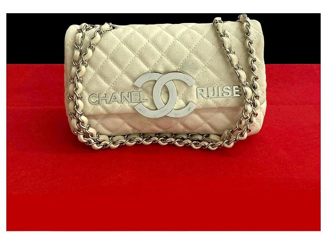 Timeless Borsa a spalla in tela matelassé Chanel Bianco - vista 2