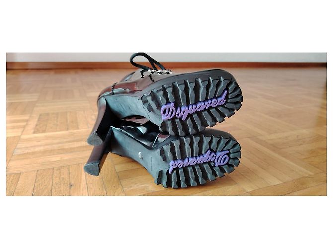 BOTINES DE CUERO LACADO 'SAINT MORITZ' DE DSQUARED2. Negro - vista 5