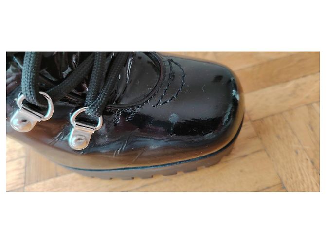 BOTINES DE CUERO LACADO 'SAINT MORITZ' DE DSQUARED2. Negro - vista 8