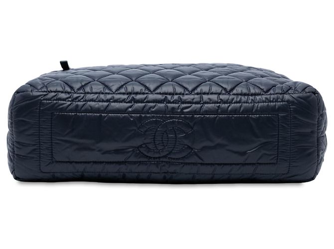 Bolsa hobo Coco Cocoon em nylon acolchoado azul da Chanel Azul marinho - vista 3