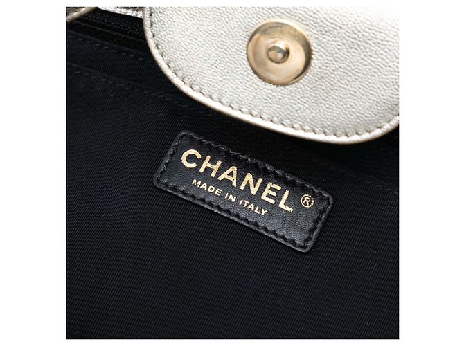 Chanel Grande Tote Boy Bicolore Metallico in Pelle di Capra e Pelle di Vitello Argento - vista 5