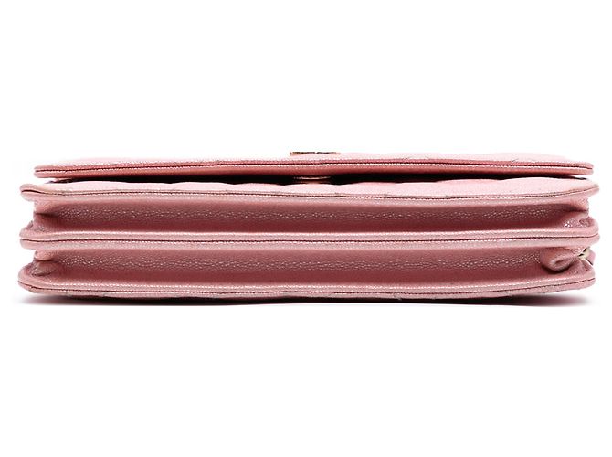 Wallet On Chain Chanel Carteira com corrente CC Square Quilted Iridescent Caviar Rosa - vista 3