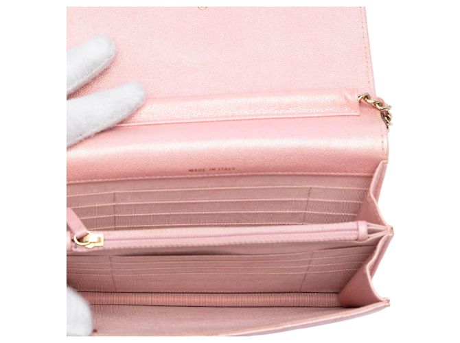 Wallet On Chain Chanel Carteira com corrente CC Square Quilted Iridescent Caviar Rosa - vista 4