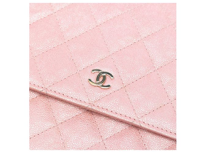 Wallet On Chain Chanel Carteira com corrente CC Square Quilted Iridescent Caviar Rosa - vista 5