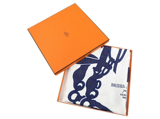 Foulard Hermès Carré 90 Brides de Gala Tattoo Bianco Blu navy - vista 2