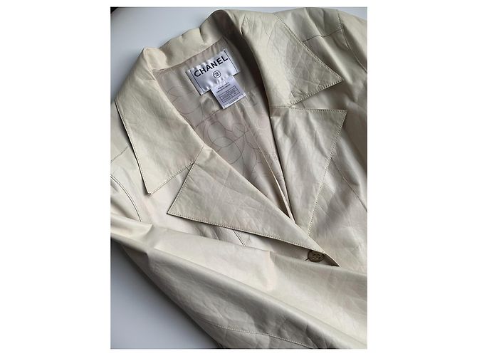 Chaqueta / Abrigo / Trench de Cuero Largo Chanel 2006 Beige - vista 18