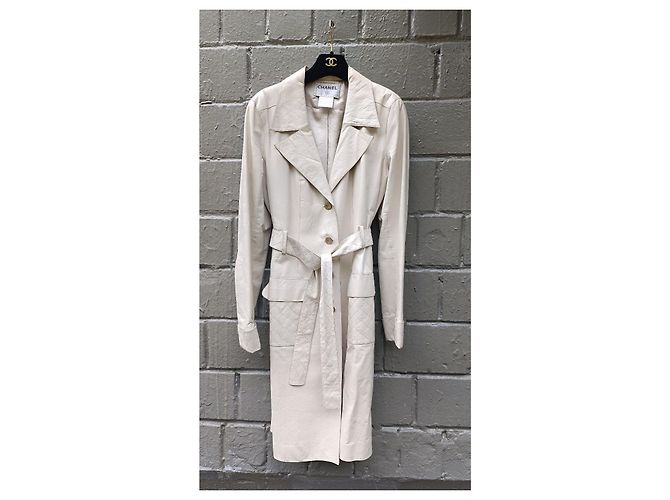 Chaqueta / Abrigo / Trench de Cuero Largo Chanel 2006 Beige - vista 19