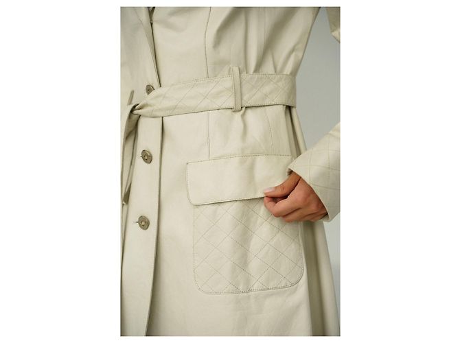 Chaqueta / Abrigo / Trench de Cuero Largo Chanel 2006 Beige - vista 8