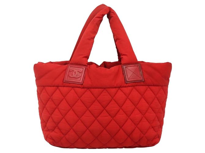 Chanel Coco Cocoon Wende-Tote aus gestepptem Nylon Mittel Rot - Ansicht 2