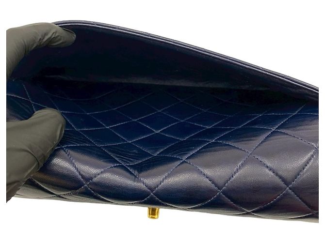 Chanel Matelassé Coco Mark Handtasche aus Lammleder Marineblau - Ansicht 10